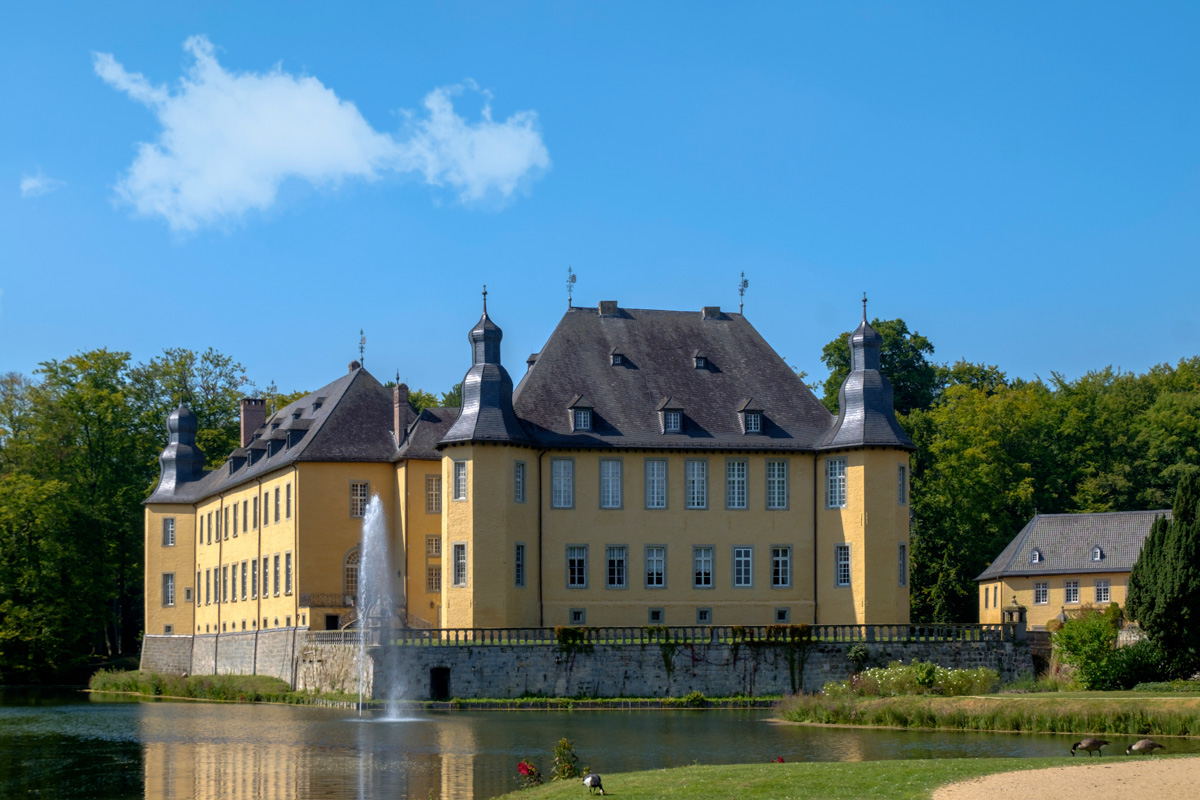 Schloss Dyck Schloss Dyck (c) Anna Reinert, stock.adobe.com, #201262168